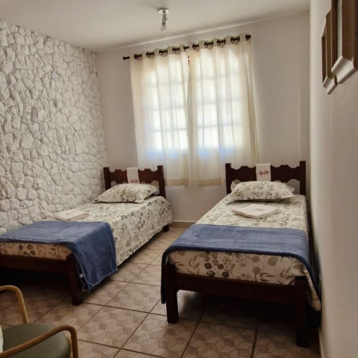 Quarto com duas camas individuais